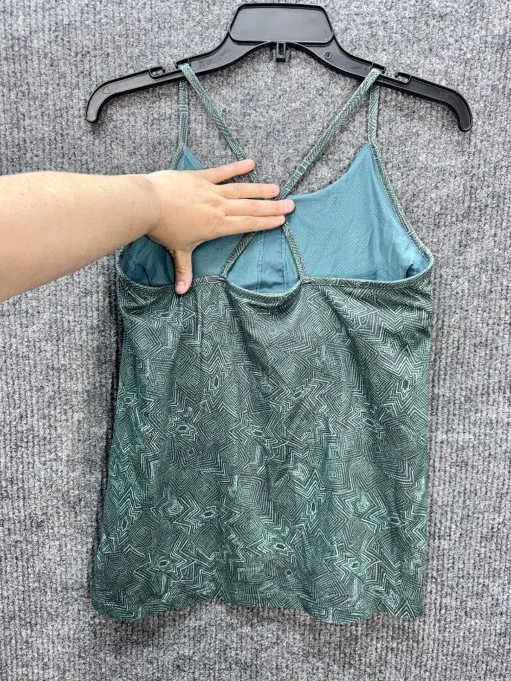 Patagonia Cross Beta Tank Top Womens XL Slim Fit Teal Green Shelf Bra Yoga 23490 - Picture 3 of 10